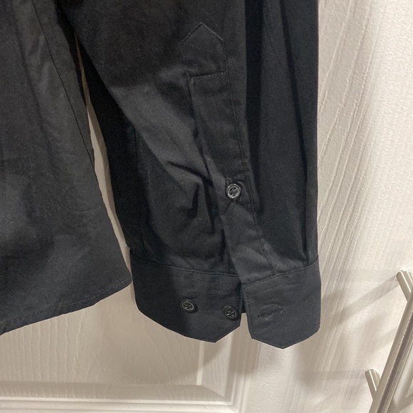 H&M Slim Fit Black Long Sleeve Button Up Shirt - Picture 4 of 5